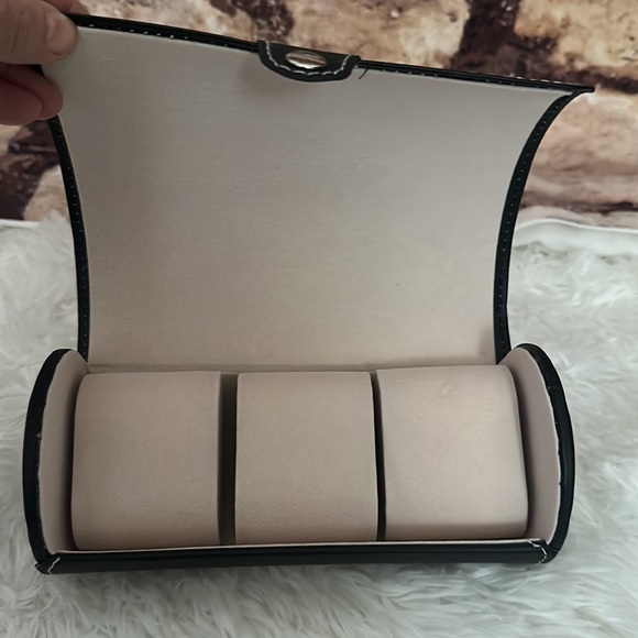 Leather Watch Storage Case Holds 3 Watch or Bracelet New - Picture 4 of 7